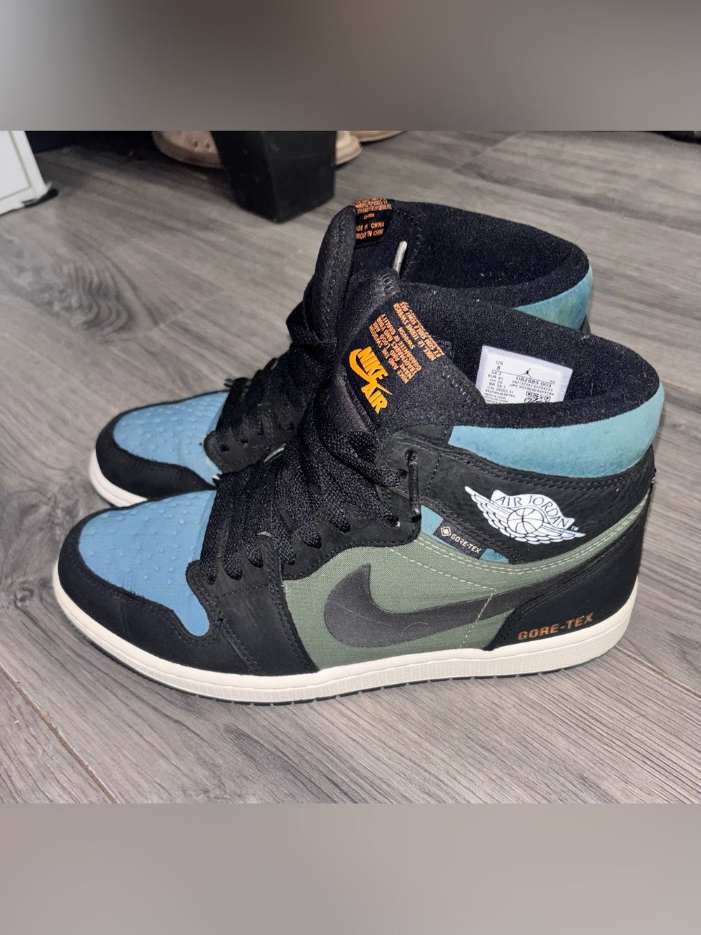 Jordan Men's Air Jordan 1 High in Teal/Olive/Black